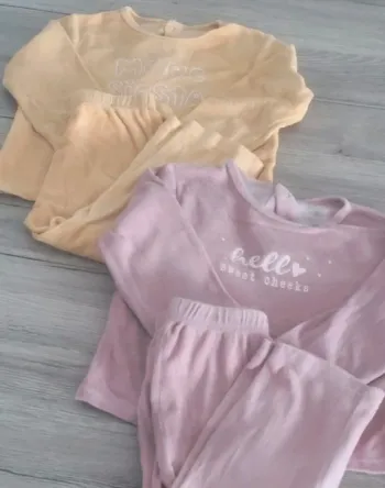 Lot pyjama 2 pièces pull/pantalon velours 24mois Tex Baby
