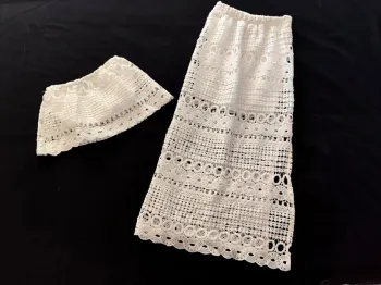 Ensemble chicaprie 8 ans top + jupe longue crochet