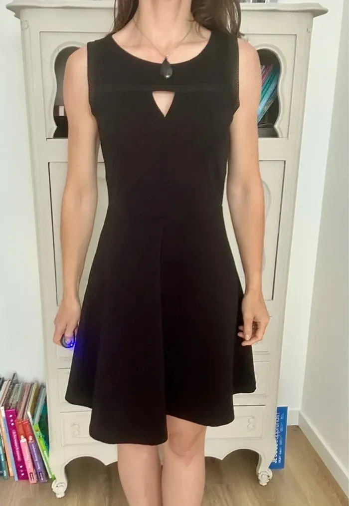 Magnifique robe patineuse noire Naf Naf – Taille M
