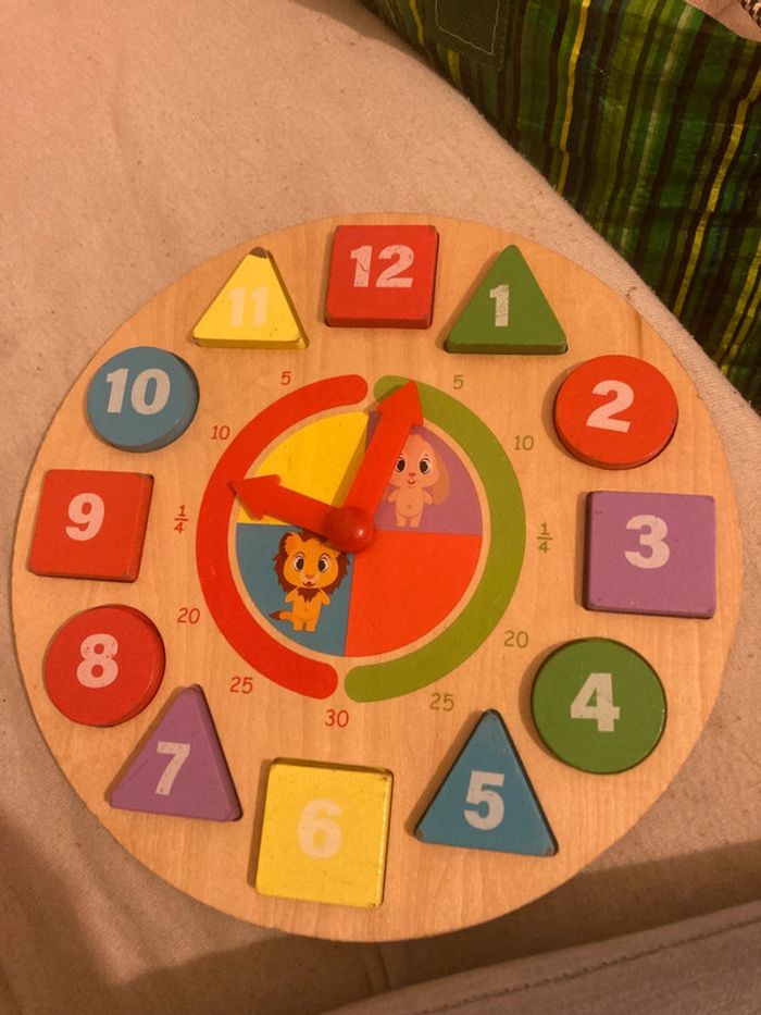 Horloge en bois enfants