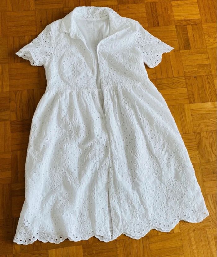 Robe chic taille M broderie anglaise - photo numéro 4