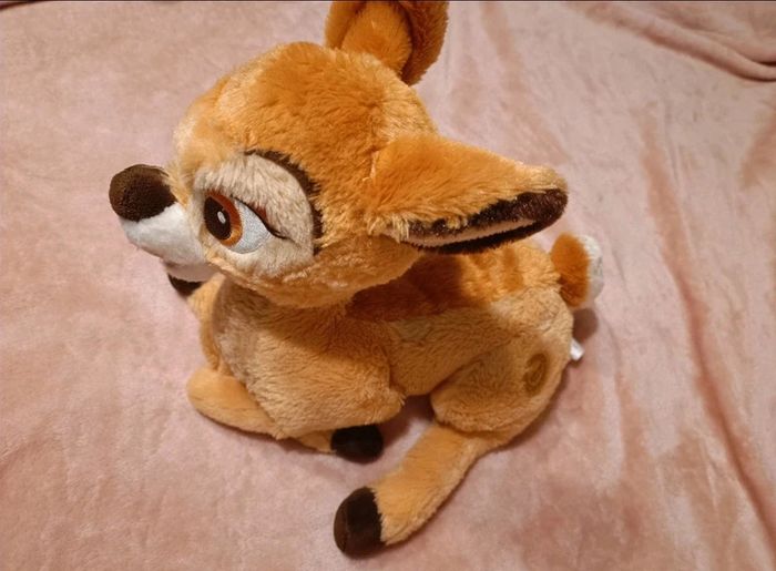 Grande peluche Disney Bambi, copain de Panpan - photo numéro 2