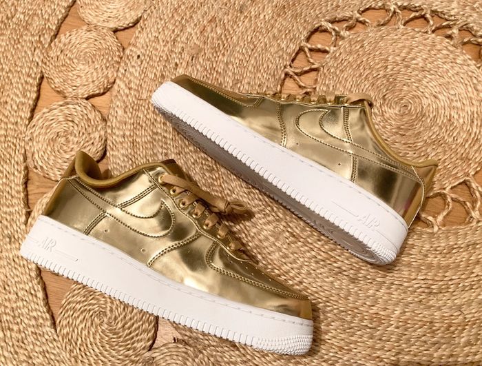 Magnifique baskets Nike Air Force 1 Gold Metallic  | Sneakers collector en 42,5 - photo numéro 7