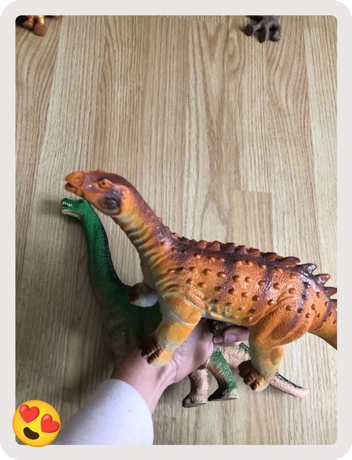 Deux gros dinosaures - photo numéro 3