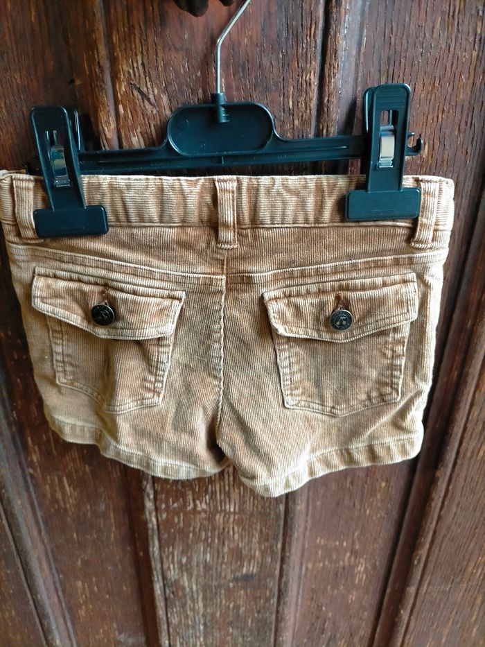 Très jolie short Bonpoint 4 ans - photo numéro 3