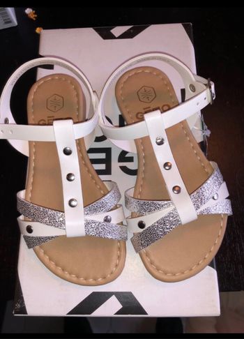 Sandales T2 neuf