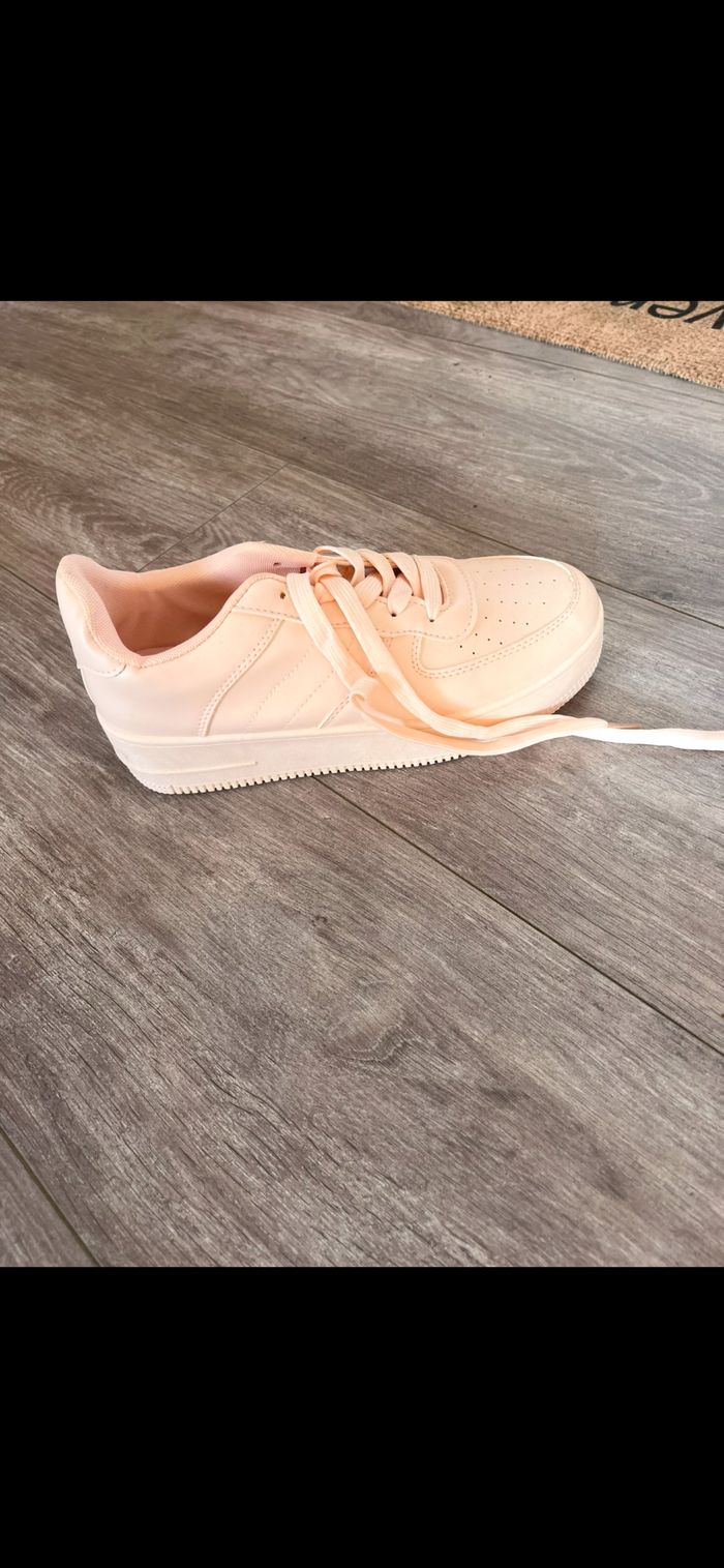 Basket rose pale