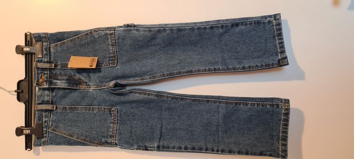 Jean's charpentier neuf - 4 ans - In Extenso