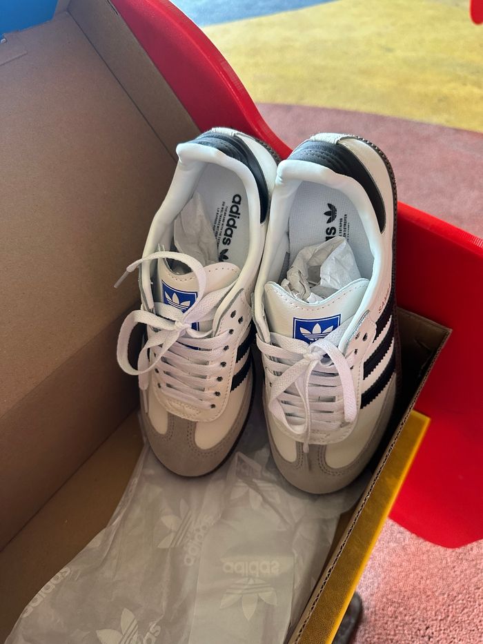 Baskets Adidas taille 36 - photo numéro 2