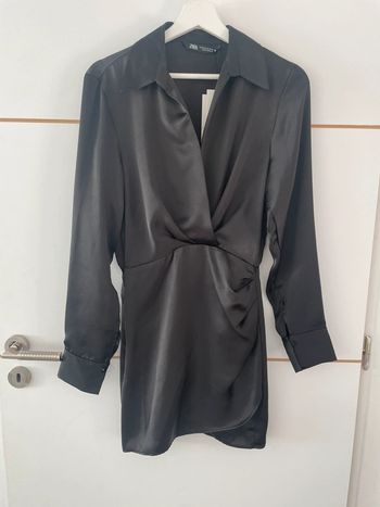 Robe satinée noire XS Zara