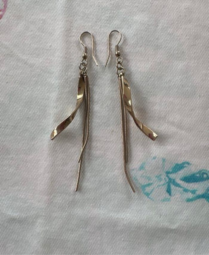 Boucles d’oreilles dorées Neuves