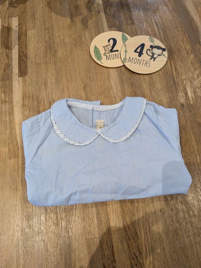 Blouse ML bleu clair en 24 mois de chez idées à Lise excellent état - photo numéro 5
