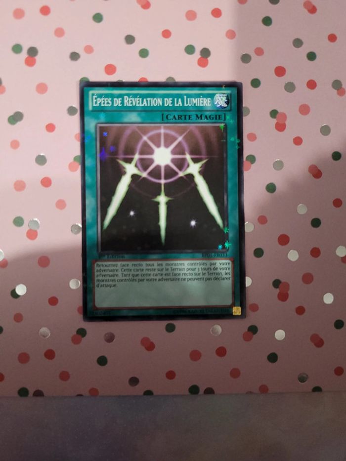 Épées de révélation de la lumière