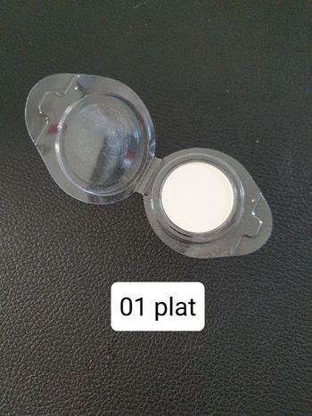 Fard à paupières Essence 01 plat