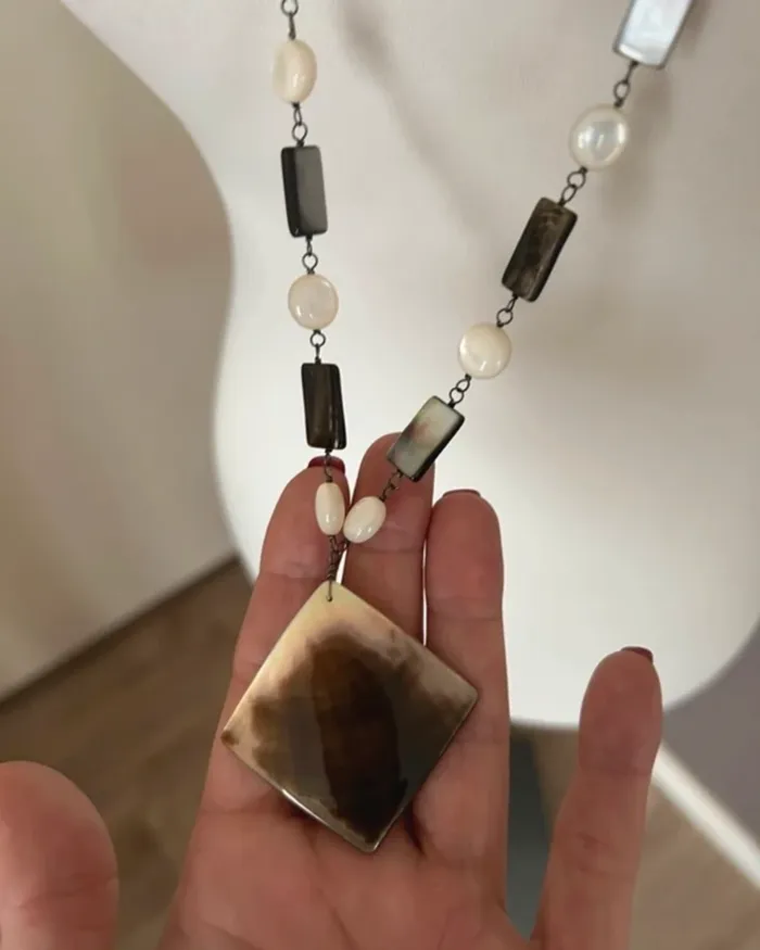 Collier sautoir en perles de nacre - photo numéro 3