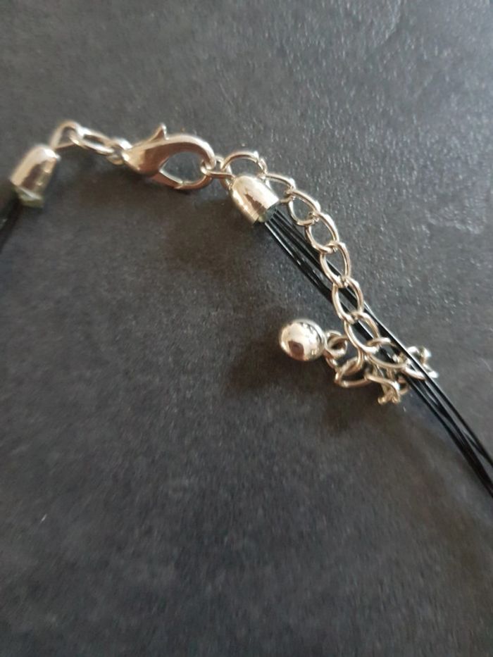 Collier fil noir perles prunes - photo numéro 3