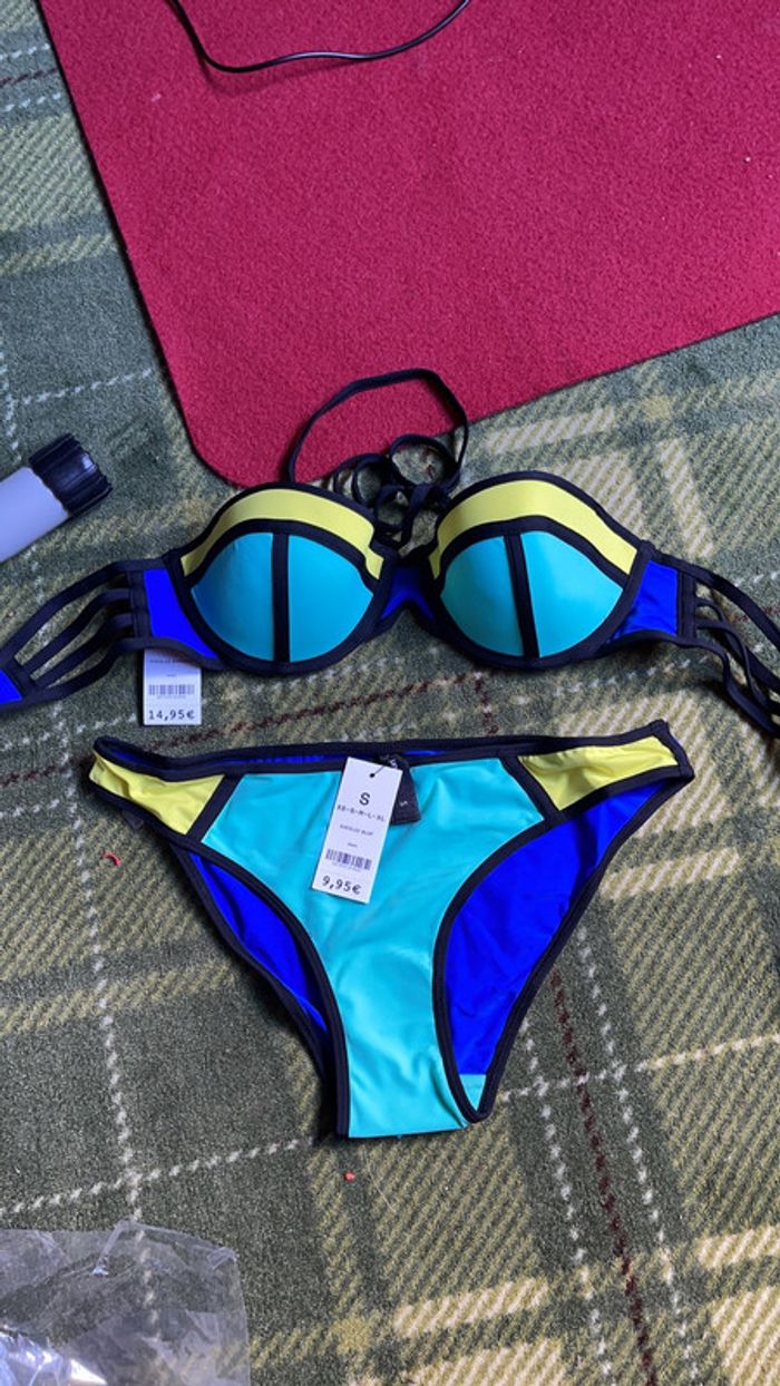 Très joli maillot de bain push-up taille S