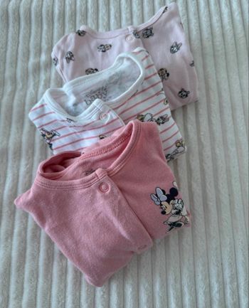 Lot de Pyjamas - Disney Baby - Primark - excellent  état - 1 mois