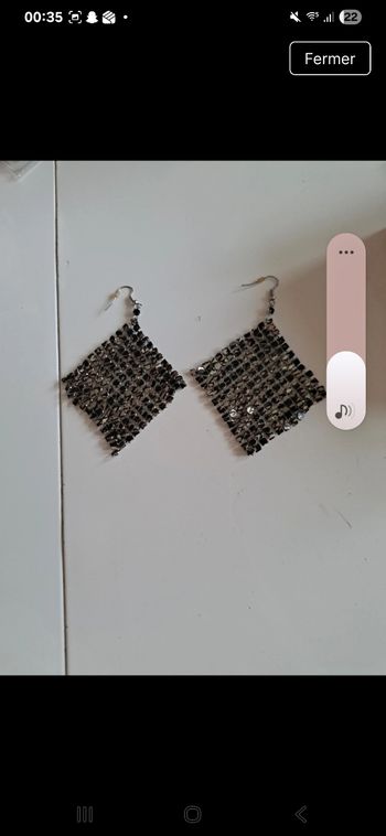 Boucle d'oreille 