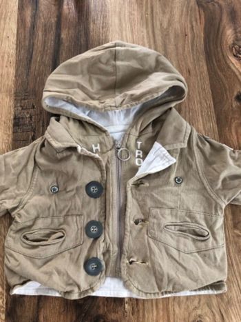 Veste fine à capuche