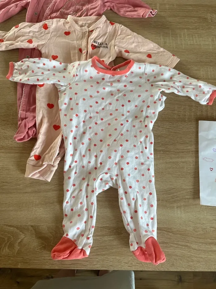 Lot 5 pyjamas 6 mois - photo numéro 5
