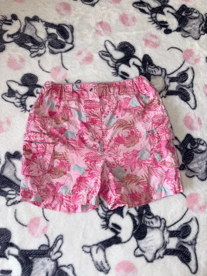 Short fille