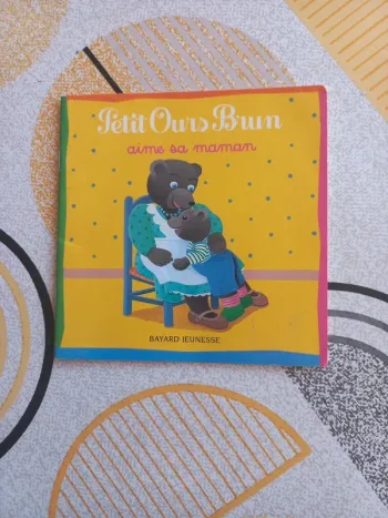 Livre Petit ours brun aime sa maman