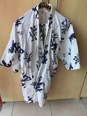 Peignoir blanc symbole chinois taille 40