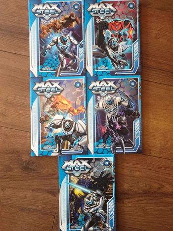 Lot  de  5  livres Max  Steel