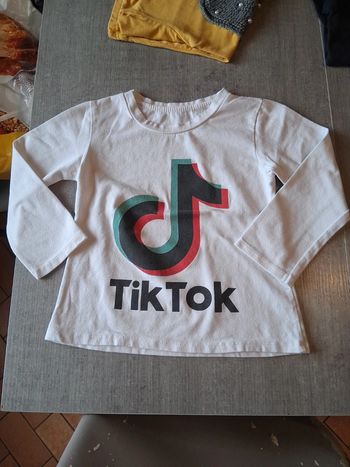 T-shirt manches longues 6ans tiktok