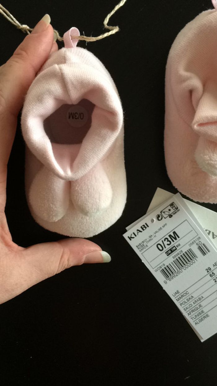 Chaussons bébé fille neufs 0-3 mois - photo numéro 2