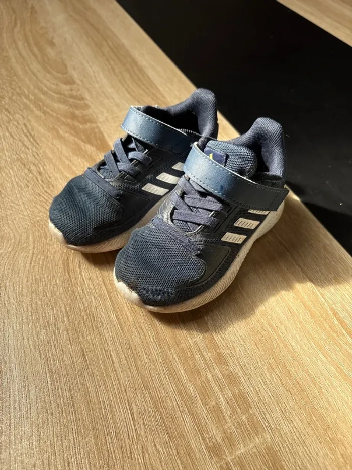 Basket adidas pointure 24 - photo numéro 2