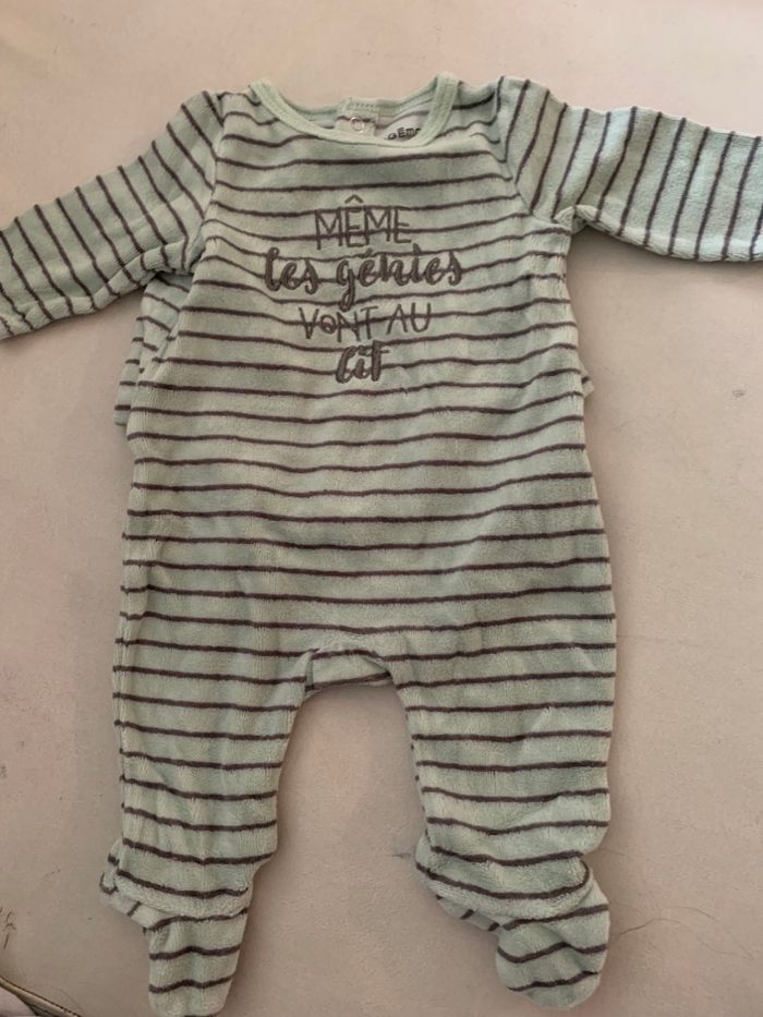 Lot 10 pyjamas 1 mois - photo numéro 7