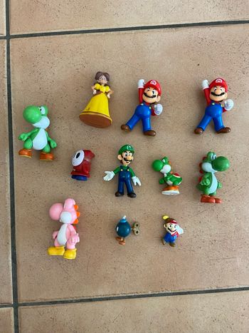 Lot figurines Super Mario