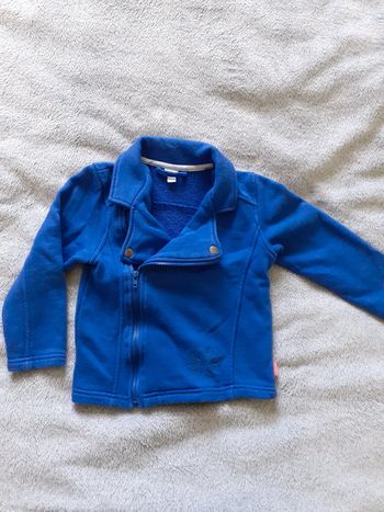 Veste fille bleu zippée cache cœur 3 ans