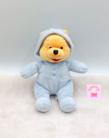 Petite peluche doudou Winnie l’ourson en pyjama bleu DISNEY NICOTOY Simba 18 cm