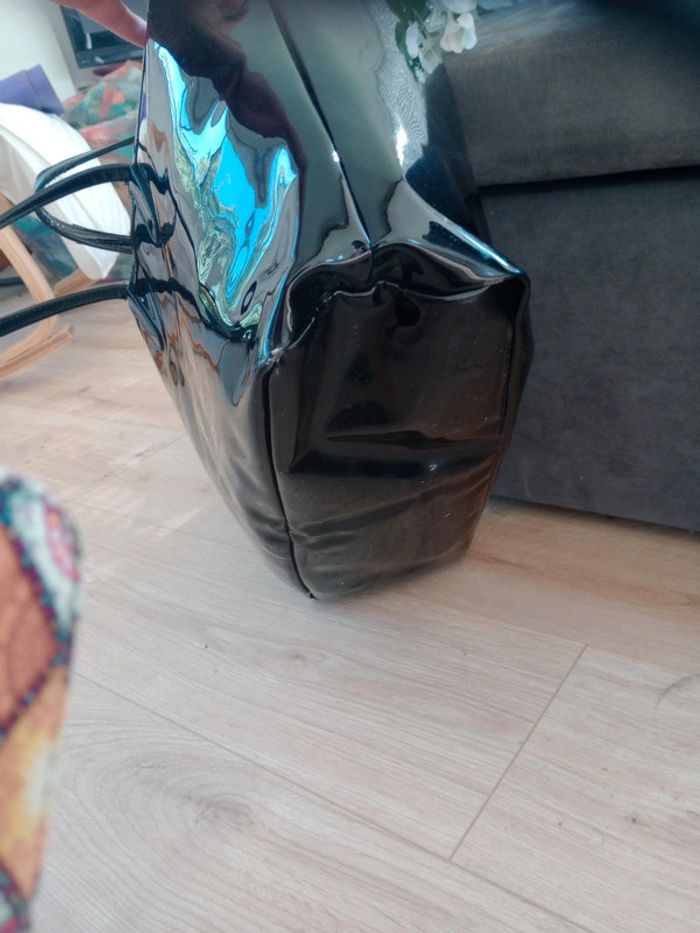 Sac fourre-tout noir brillant avec pochette assortiec83 - photo numéro 9