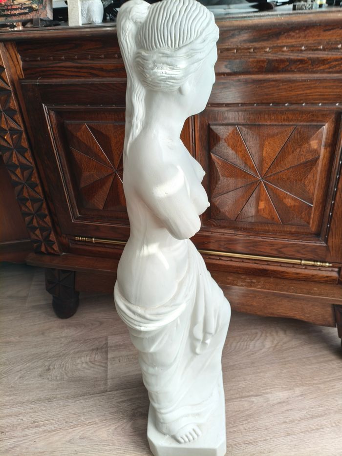 Sculpture représentant Vénus de Milo - photo numéro 5