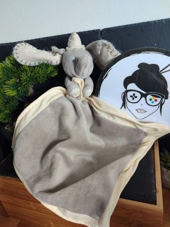 doudou éléphant Dumbo gris crème beige couture Disney nicotoy Simba toys DD3504