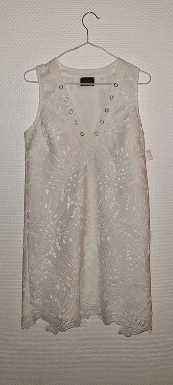Robe blanche avec dentelle taille 40 / L Liu Jo