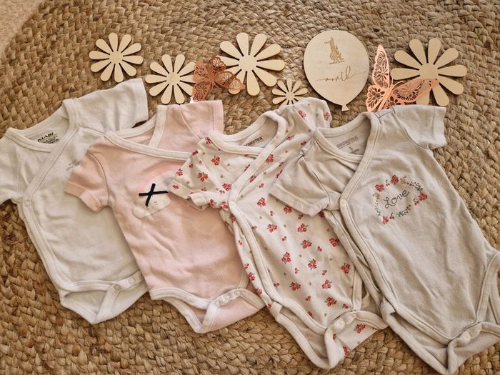 Lot de body caches cœur orchestra bébé fille 1 mois