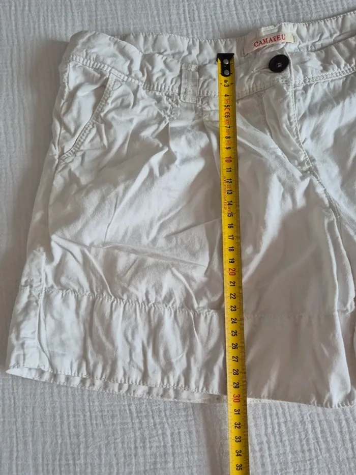 Short blanc Camaïeu bouton noir taille 40 - photo numéro 13