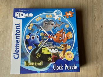 Horloge puzzle fluorescent Disney Nemo ( fonctionne avec pile )
Neuf sous blister