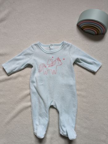 Pyjama en velours bleu licorne
