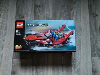 LEGO technic Le Bateau de Course 42089