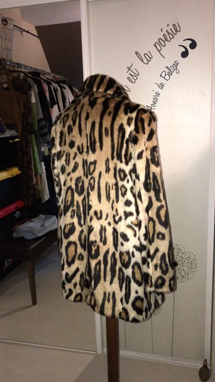 Manteau fausse fourrure AJ - photo numéro 3