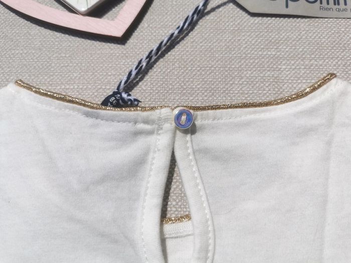 🌼Tee-shirt NEUF 3 Pommes 2/3 ans – doré, poétique et manches festonnées neuf étiqueté🇫🇷 - photo numéro 4