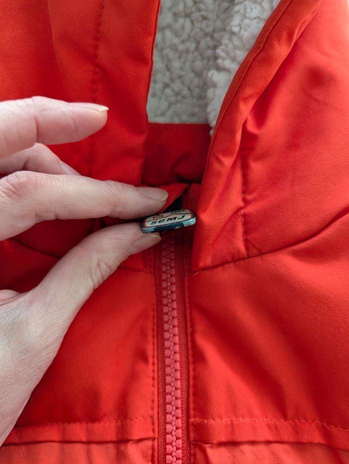 Doudoune rouge chaude à capuche – Taille 2-3 ans /98 cm – Très bon état - photo numéro 8