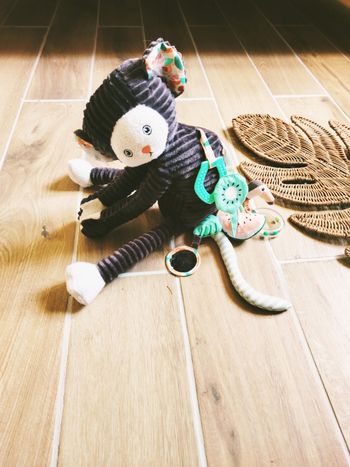 🐒Peluche d'éveil Spirale multi activités sensorielles Kezakos le ouistiti en tissus Les Deglingos