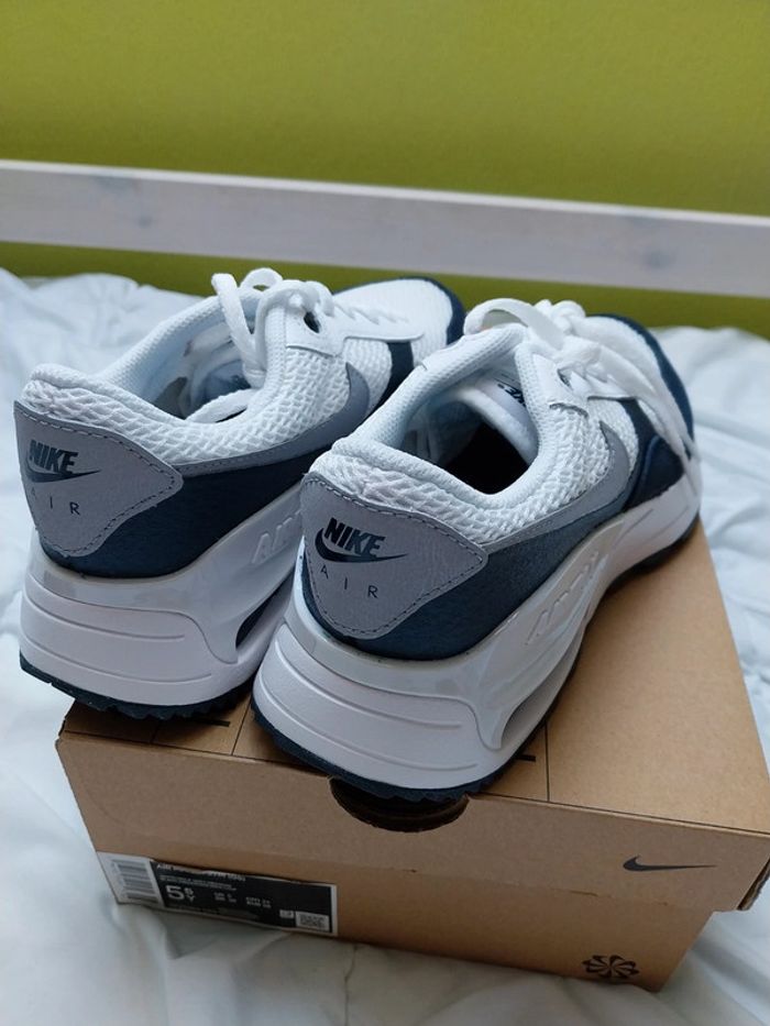 Baskets Nike air max neuves - photo numéro 3